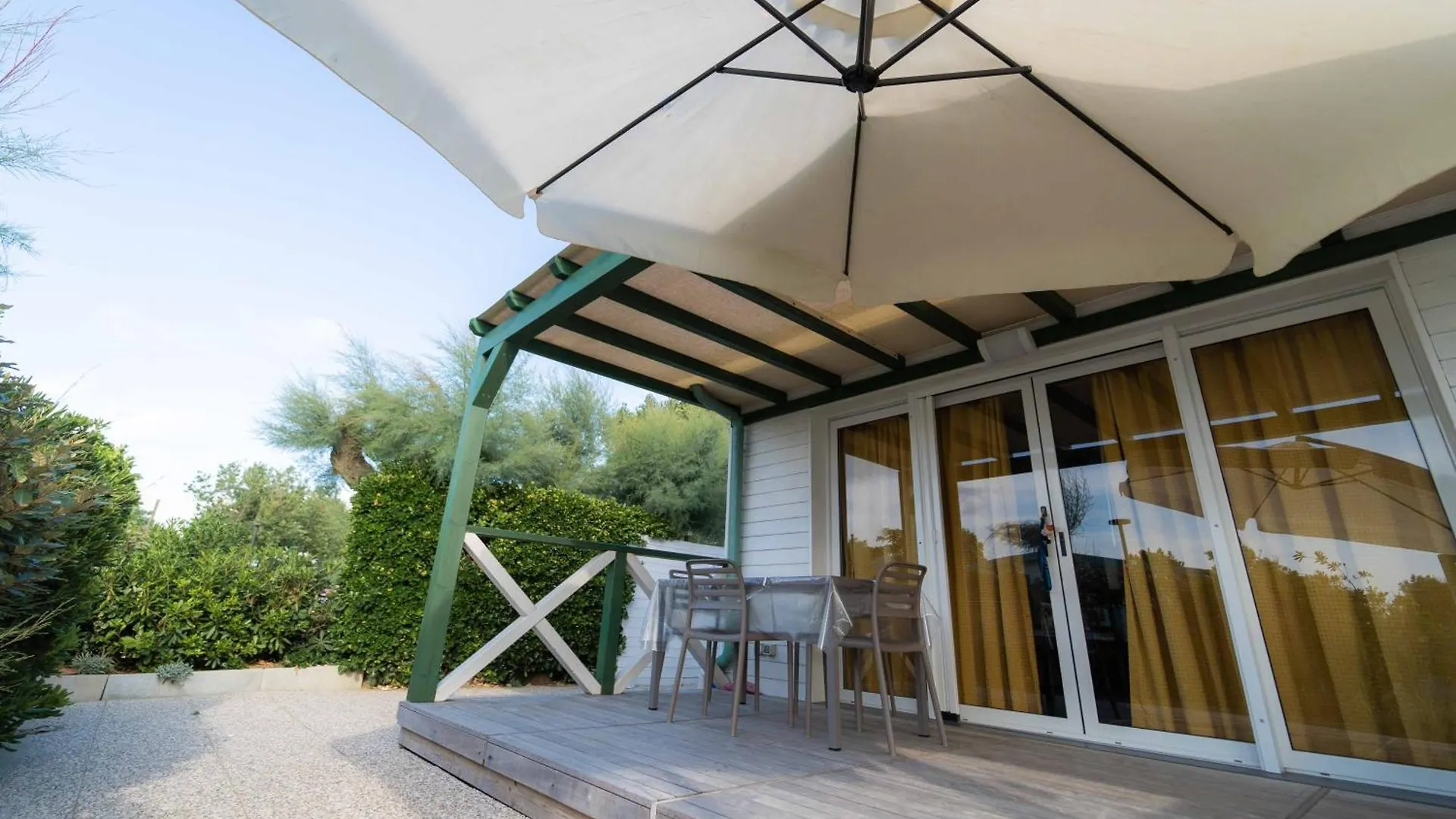 Aparthotel La Rondine Calambrone 0*,